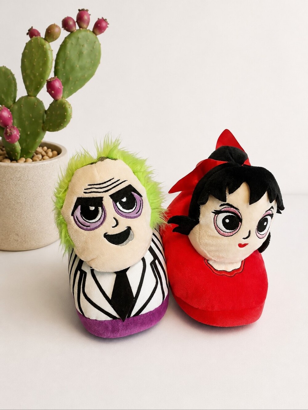 Beetlejuice Plush Slippers | Women's Size 11